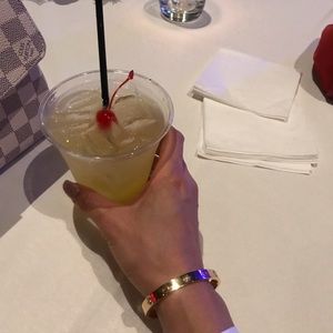 Meet your Posher, Mi huyen